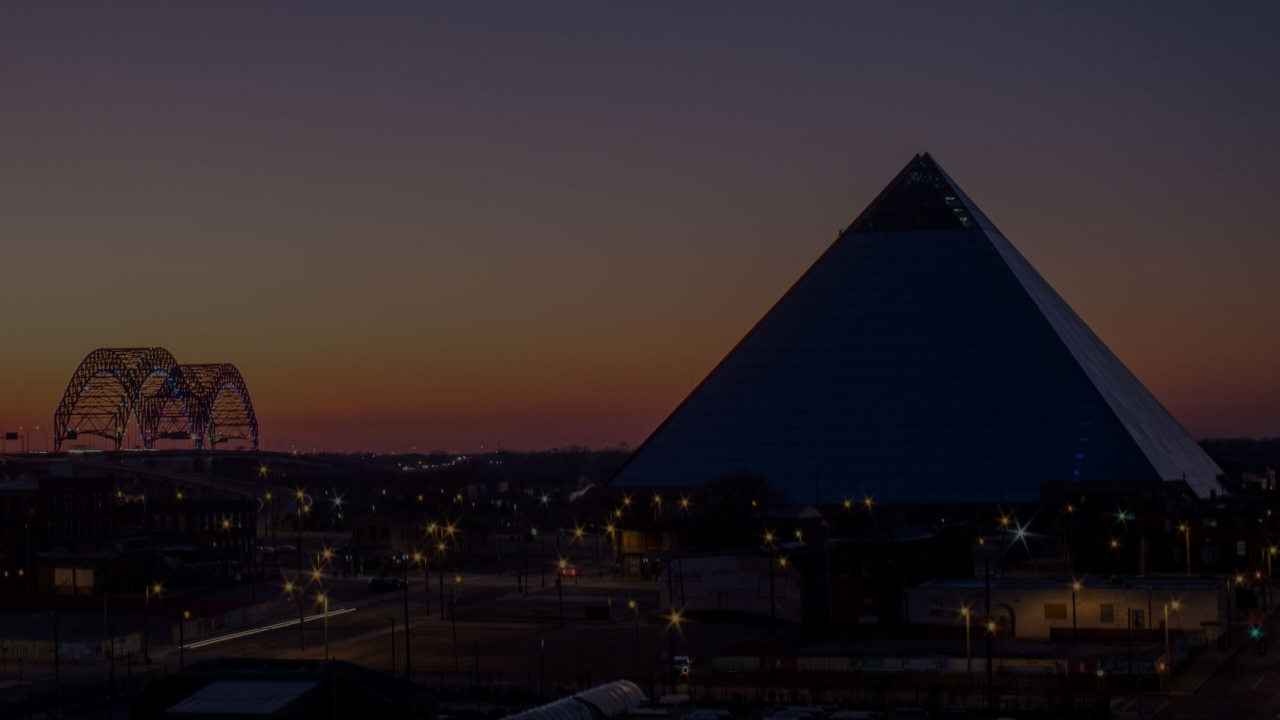 Mississippi, memoria, pollo fritto e una piramide assurda